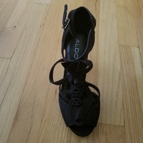 NWT Aldo Black Suede Ruffle Accent Open Toe Pump -Size 6.5 - Picture 4 of 7